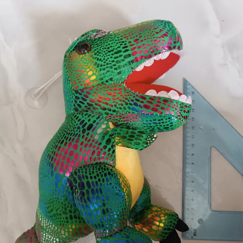 Plush Dinosaurs set of 3 like new, ideal for children