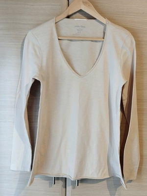 Celestino t-shirt like new, cream, size S-M
