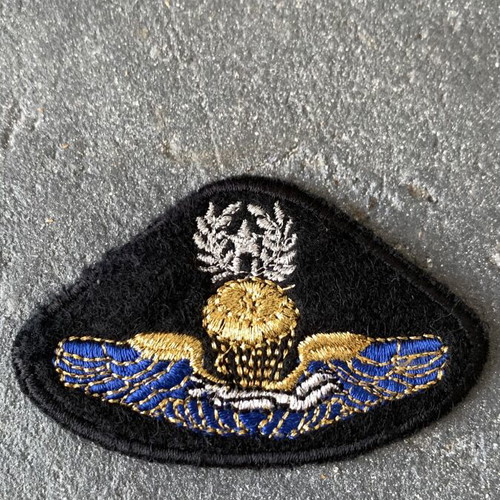 Military insignia like new