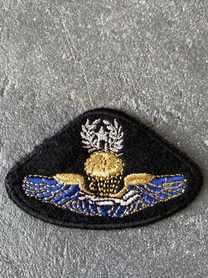 Military insignia like new