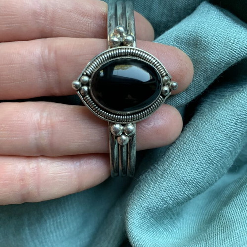 Silver handmade bracelet with black onyx, new