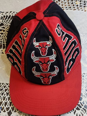 Vintage Chicago Bulls cap used with triple logo authentic