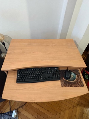 Neoset children's desk like new