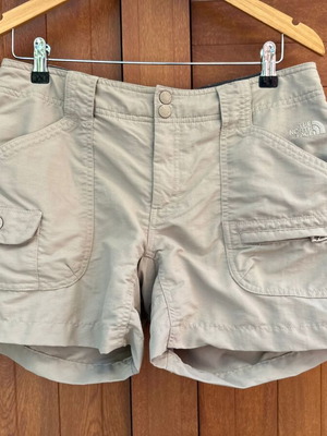 NorthFace shorts like new, women's, size L, beige