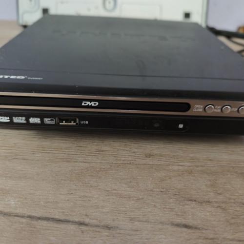 Set of 2 CD and DVD players used, LG premium and United budget series