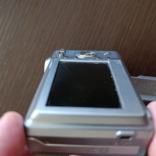 Kodak Easyshare C813 digital camera used, broken door