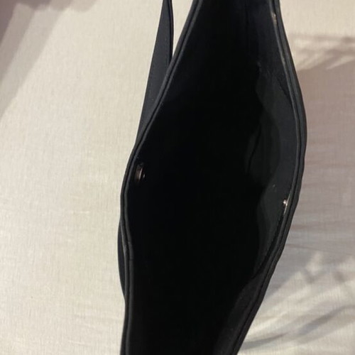 Black Shoulder Bag like new, minimalist 90s style hobo