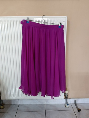 Skirt purple-fuchsia like new, size XL-XXL, Yvette