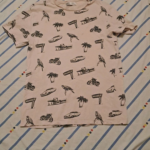 Unisex white Bershka T-Shirt with prints like new size M