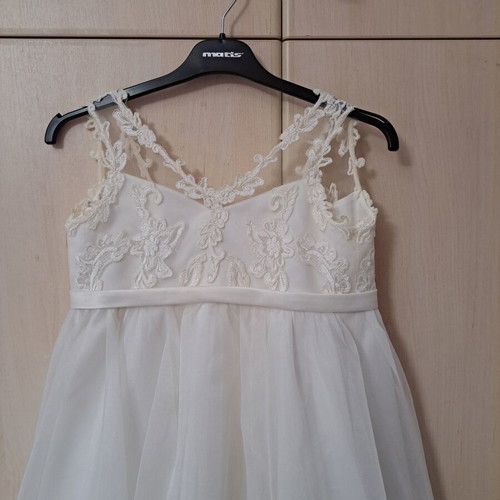 White flower girl dress like new