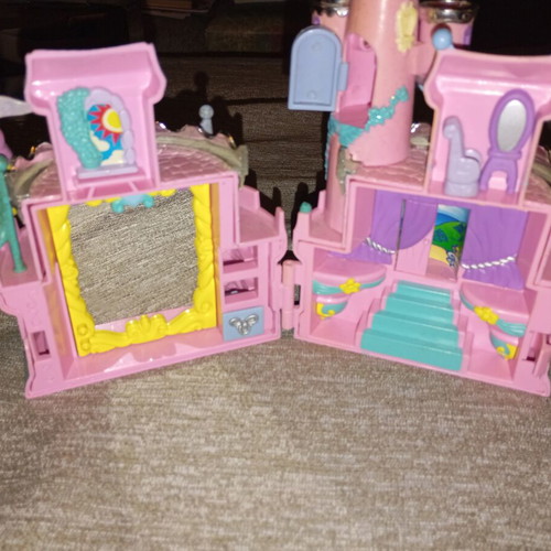 Trendmasters Vintage 1995 Castle Playset, rare collectible
