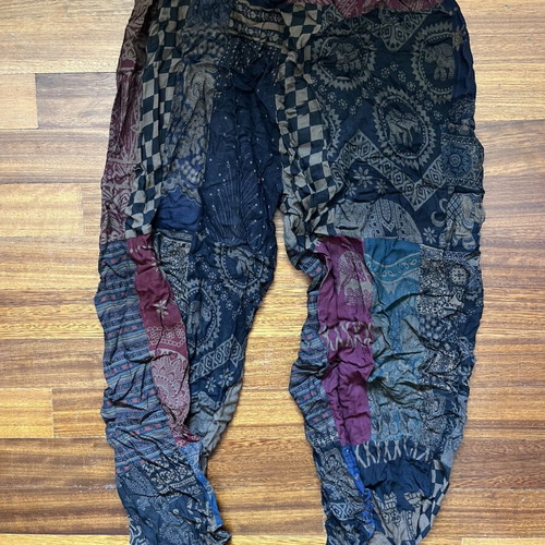Pants with patterns used, elastic waist and drawstring, lightweight fabric