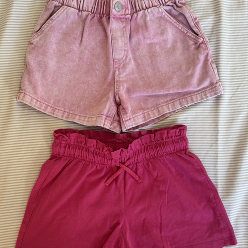 Jean shorts H&M and fuchsia shorts like new, size 122 cm