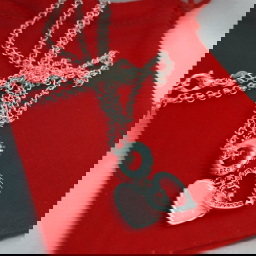 ασημένια αλυσίδα με ασημένιο κρεμαστό