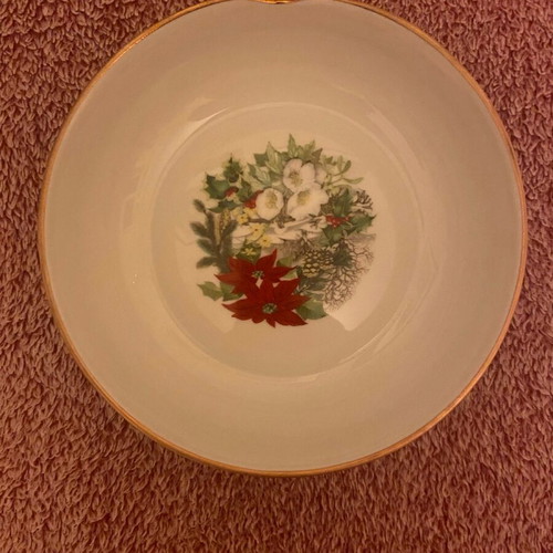 Kaiser porcelain bowl Christmas like new (15x15cm)