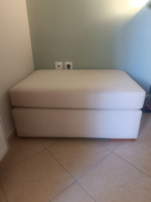 Stool sofa like new with easy-clean fabric