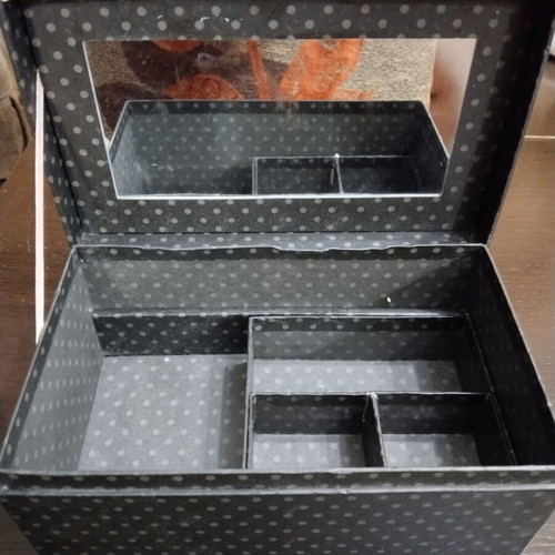 Vintage jewelry box with interior mirror used