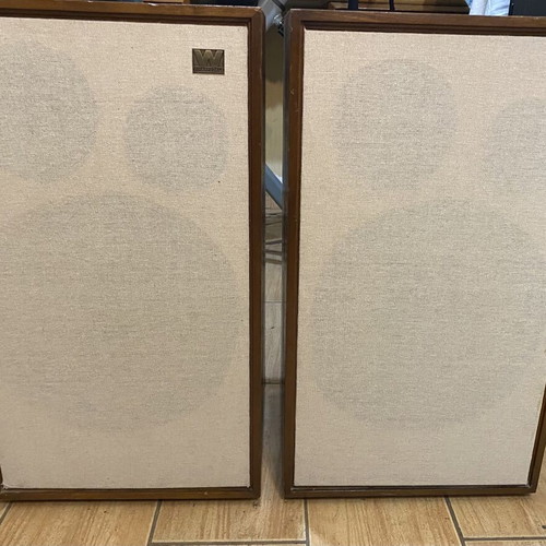 Wharfedale Dovedale 3 speakers used vintage made in England