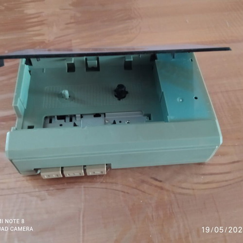 CROWN SZ11 cassette player used, excellent condition