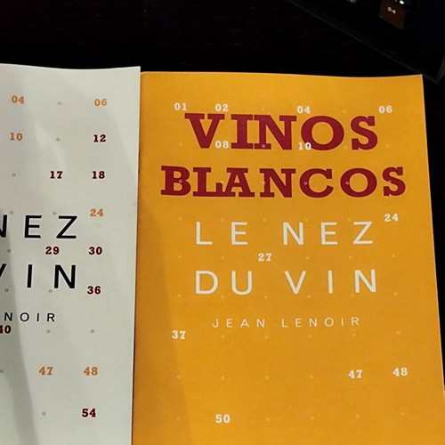 Le Nez du Vin Duo 24 wine aroma training set like new