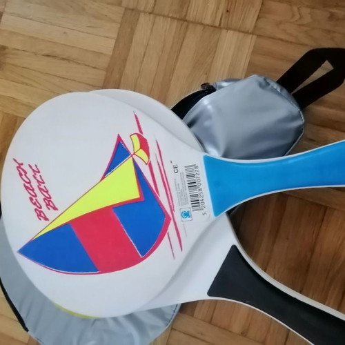 Beach rackets used, pack of 4 with ball and cases