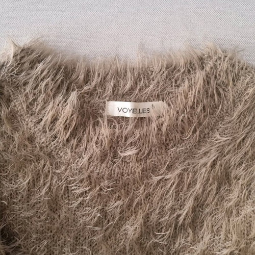 Fluffy cropped beige sweater new, one size
