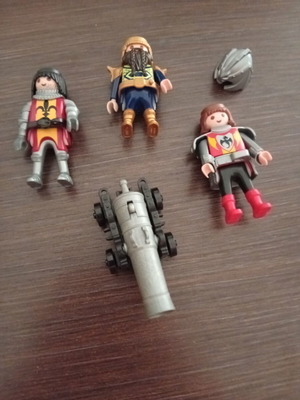 Playmobil комплект с 3 фигури и оръдие