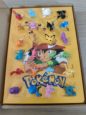 Advent calendar Pokemon like new, 24 mini pokemons