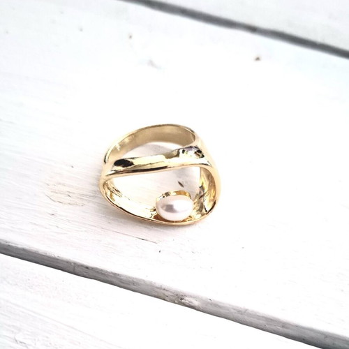 Parfois stainless steel ring with pearl size 9 new