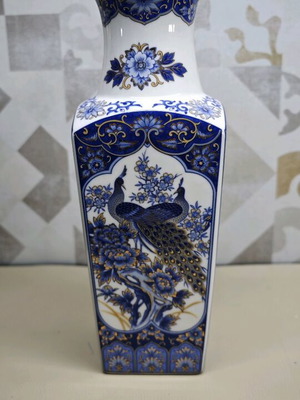 Vintage porcelain vase Japan with oriental peacock and gold rim new