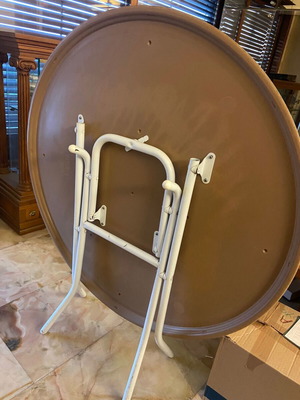 Folding round table rotunda white used