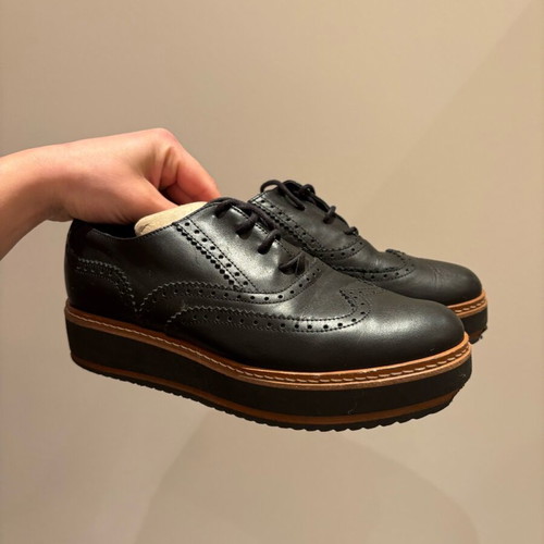 Oxford style women's high shoes used, size 37, black with brown detail