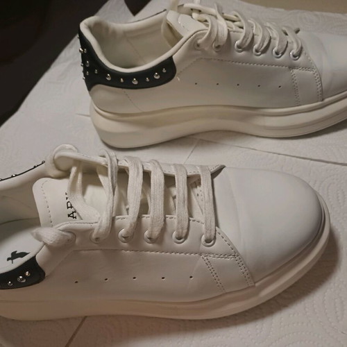 Calgary women's sneakers white like new, size 41