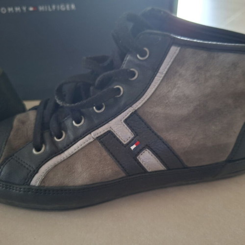 Μποτάκια δερμάτινα Tommy Hilfiger σαν καινούργια, μαύρα και γκρι, νούμερο 40