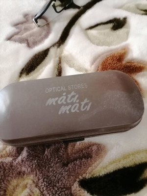 Glasses case used from máti, máti – Optical Stores with cleaning cloth and clip