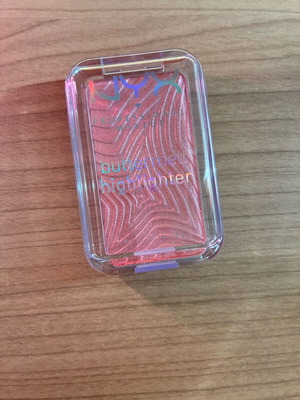 NYX Buttermelt Highlighter new, sealed