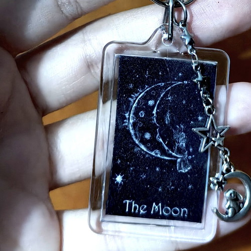 The Moon Tarot Keychain like new, black and silver