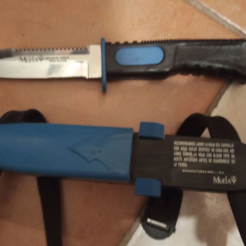 Diving Knife like new with stainless steel blade and ergonomic handle