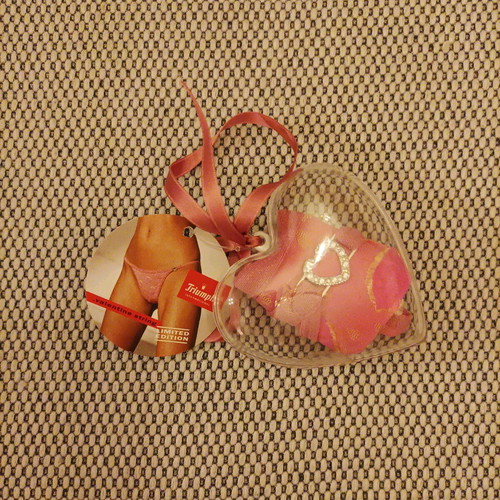Triumph pink string new, limited edition, size L, pack of 2