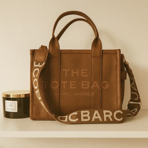 Marc Jacobs women's shoulder bag brown like new