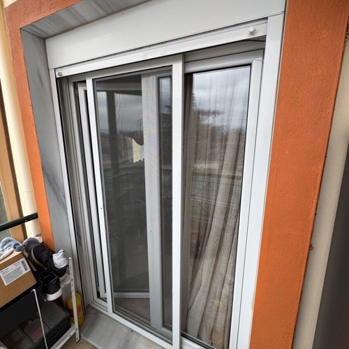 Aluminum window frames, set of 4 with screens
