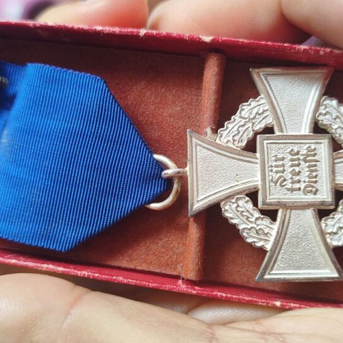 German World War II Medal like new
