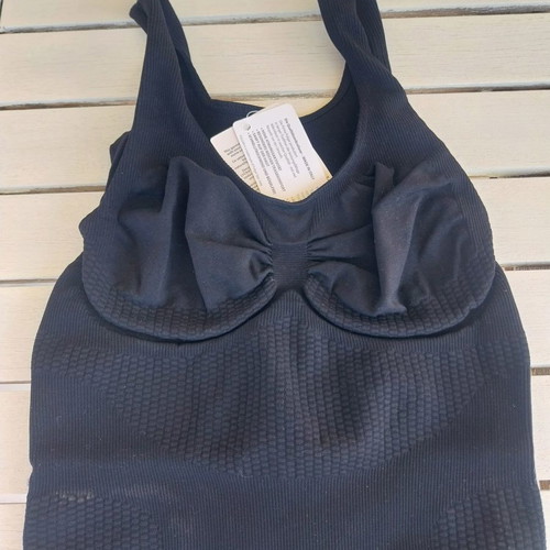 Shaping silhouette tank top new size Medium