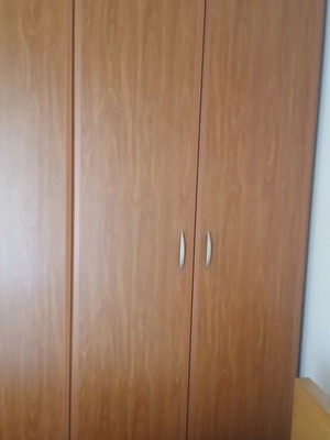 Ξύλινη ντουλάπα καινούργια
