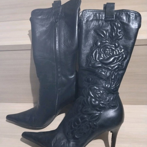 Roberto Cavalli boots with embroidered rose, black, used, size 39