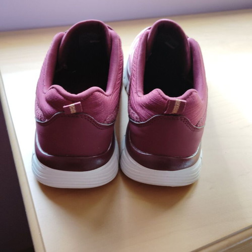 Skechers sneakers size 40 used, burgundy