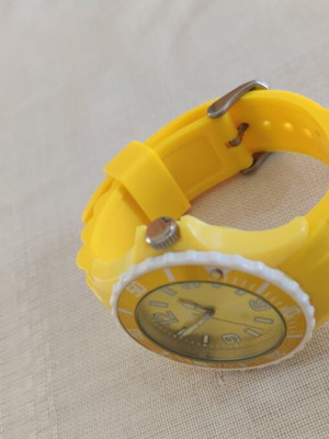 Waterproof watch like new, needs battery