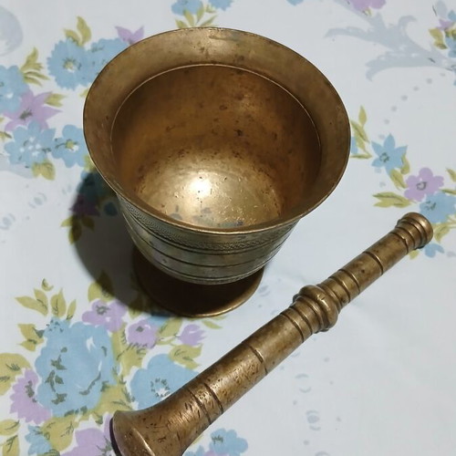 Heavy bronze mortar with pestle used, vintage antique