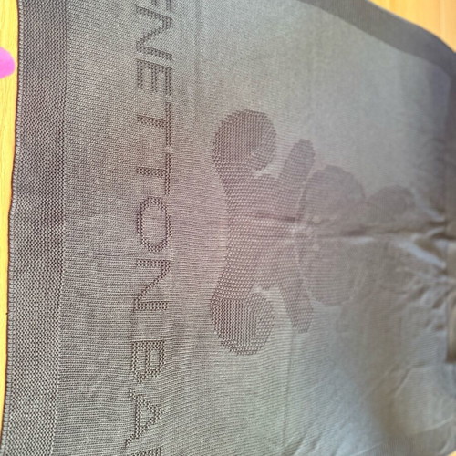 Benetton blanket in excellent condition
