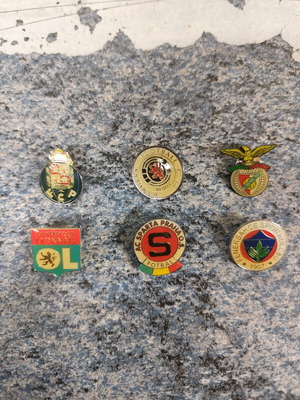 Football club pins like new